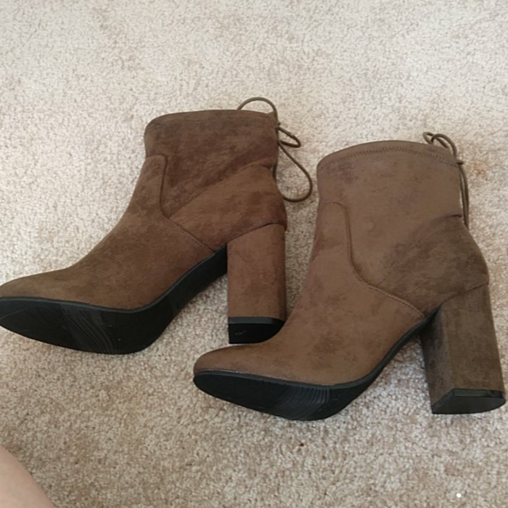 Shoe - Picture 8 of 8